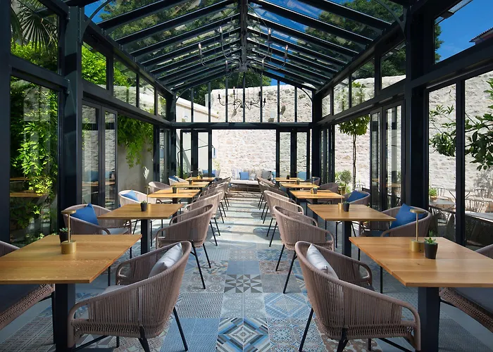 Almayer Art & Heritage Adults Only And Dependance 4* 扎达尔